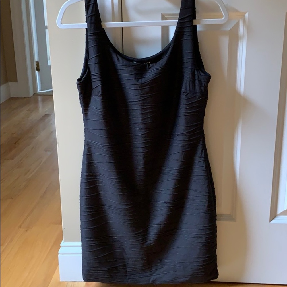 Chic black bodycon dress